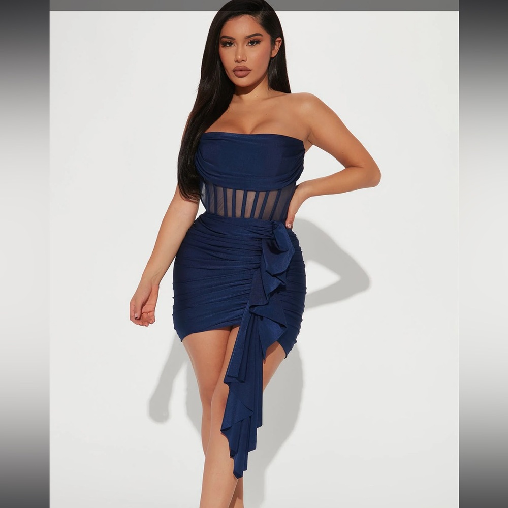 Always so chic mini dress. L 👑